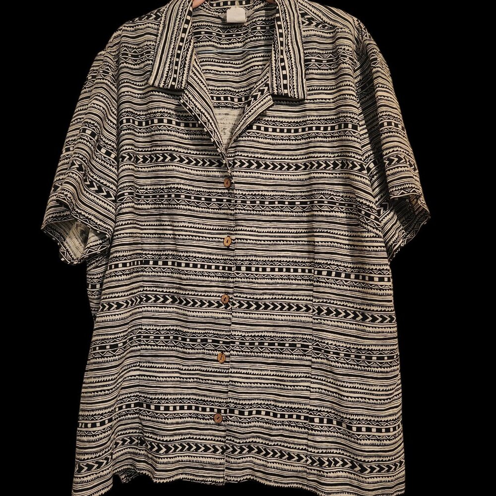 Beautiful Stonebridge Black and Beige Hight/Low Front Button Blouse Size 3X